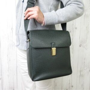 LOUIS VUITTON  Taiga Yaranga Camera Bag Black